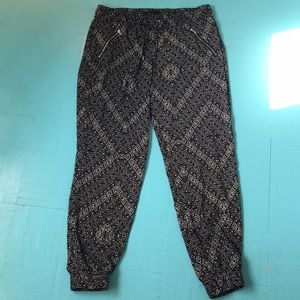 🌺2 for $20🌺 Dynamite printed pants, like new!
